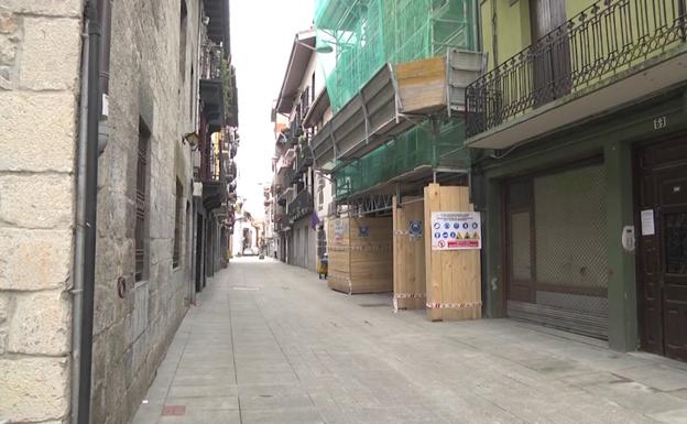 Villabona luce una estampa insólita por el confinamiento