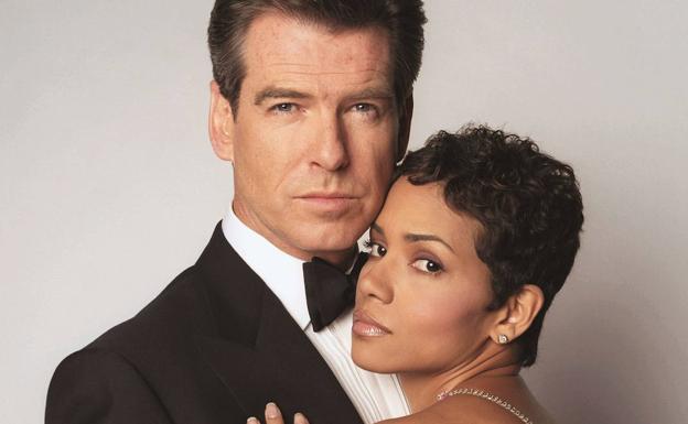 Pierce Brosnan salvó a Halle Berry de ahogarse en el set de James Bond