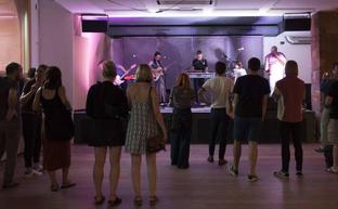 Distanciados. El Dabadaba en un concierto de 2018 con escasa afluencia, algo que ahora será imperativo para volver a la música en directo./SARA SANTOS