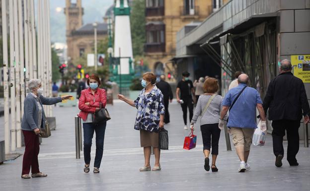 «Se agradece salir a la calle a respirar pero nos deberían dejar descansar en los bancos»