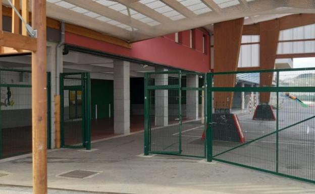 El Gobierno Vasco dice ahora que «aún» no tiene el aval del Estado para reabrir las aulas el lunes