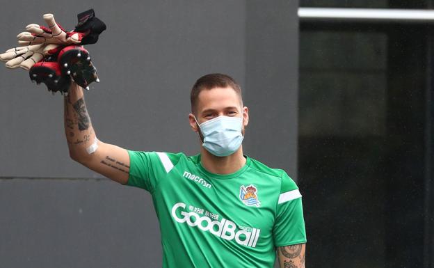 Remiro ya entrena como uno más en Zubieta