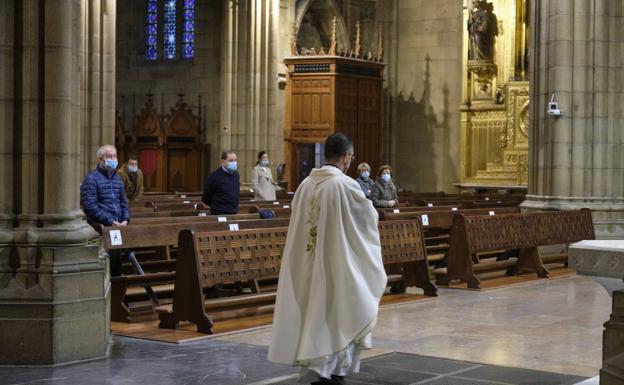 Los obispos vascos y navarro celebrarán funerales por víctimas el 25 de julio
