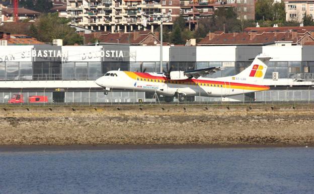 Vueling e Iberia volverán a operar en el aeropuerto de Hondarribia a partir del 1 de julio