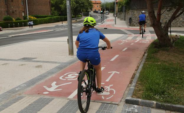 Aiete ya tiene bidegorri, que este año enlazará con Oriamendi y el ascensor de Morlans