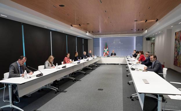 El Parlamento Vasco se constituirá en pleno verano y habrá gobierno a finales de agosto