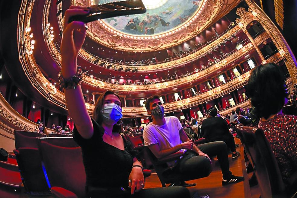 Emoción y surrealismo en el retorno