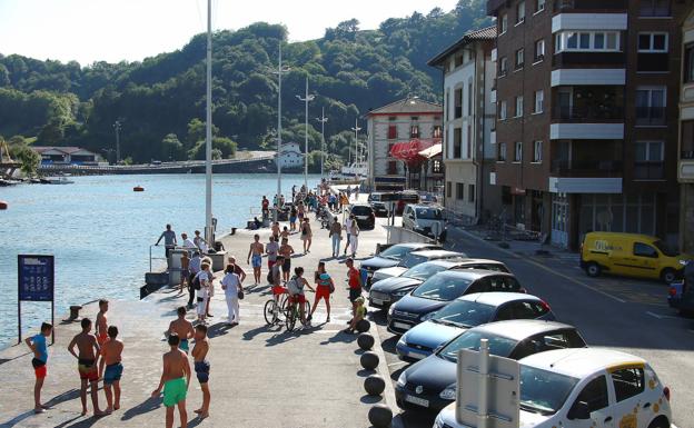 Investigan un posible brote en Orio con cinco contagios en dos negocios con vínculos familiares