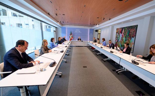 Los partidos renuevan sus programas para el 12-J y priorizan la sanidad, los cuidados y la reactivación económica