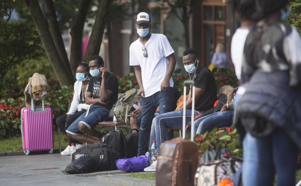 Retoman su camino hacia Europa