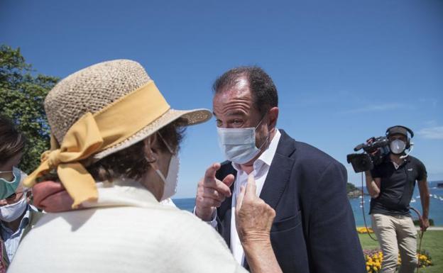 Iturgaiz lamenta que el PSE «abrace» al nacionalismo vasco