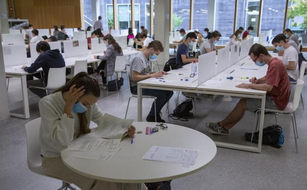 Estudiantes de Selectividad: «Espero que sean flexibles, hemos sufrido mucho»