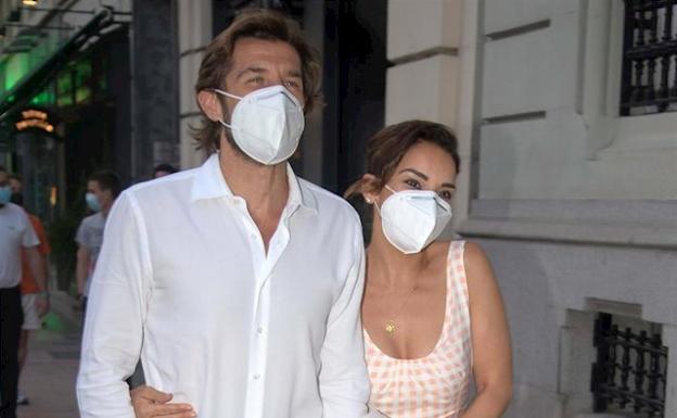 Las imágenes más románticas de Chenoa y su prometido