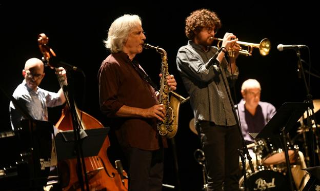 Abrazos sonoros y calurosos