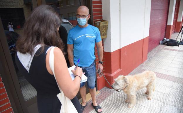«Es un alivio salir, pero no se sabe quién ha dado positivo»