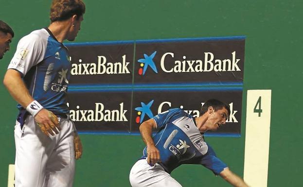 Siguen a lo suyo: Rezusta pega y Artola remata