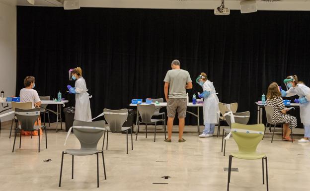 Las primeras 800 PCR hechas en San Sebastián permitirán saber hoy el alcance del foco