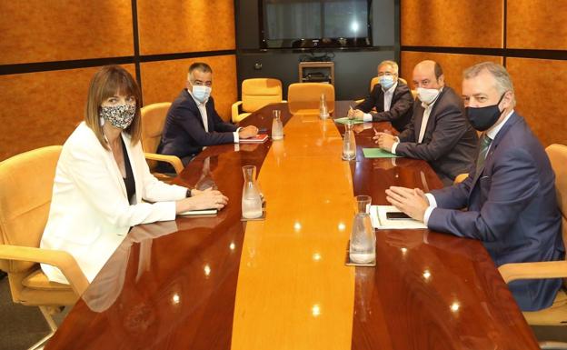 PNV y PSE blindan su negociación pasado un mes del 12-J y a tres semanas de la investidura