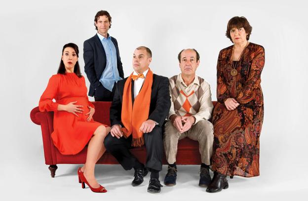 «Hasieratik amaierara eusten dio komedia tonuari, baina baditu momentu gordinak»