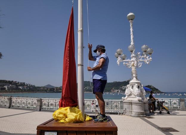 Casi 45.000 usuarios de la playa se guían por la aplicación móvil 'Nik Hondartzak'