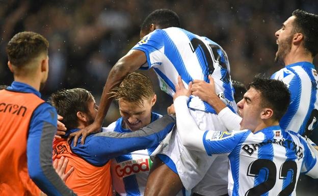 El vestuario se despide de Odegaard: «Ha sido un placer compartir este año contigo»