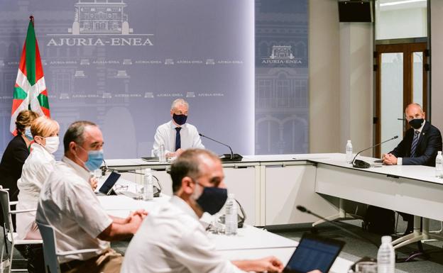 Urkullu mantiene a su Gobierno en guardia todo agosto para afrontar la crisis sanitaria