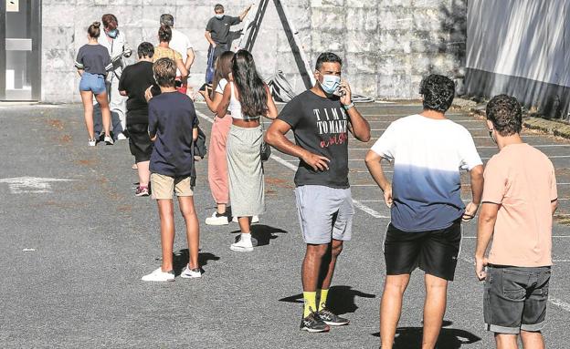 Osakidetza pide la PCR para miles de vecinos de Gernika y el alcalde teme el confinamiento