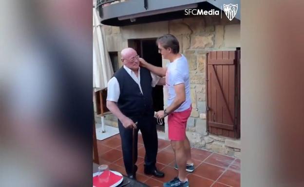 Recepción sorpresa a Lopetegui en su vuelta a Asteasu