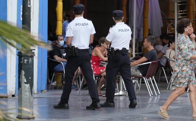La Policía local de Donostia registró «un pico» de multas el fin de semana del 14 al 16
