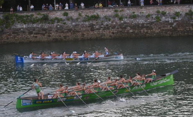 Hondarribia hace el agosto en aguas del río Urumea