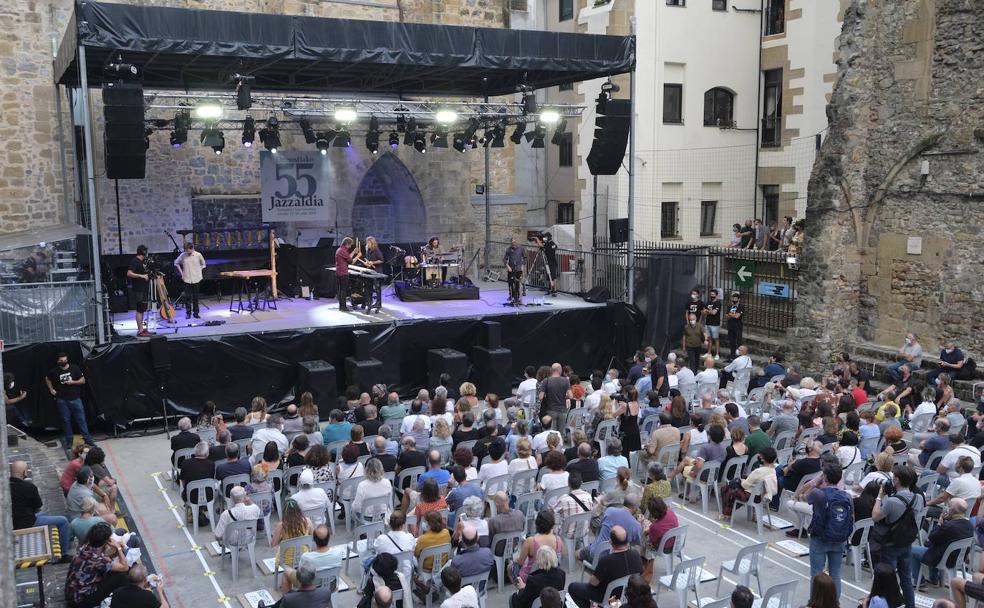 De la catástrofe a salvar los muebles