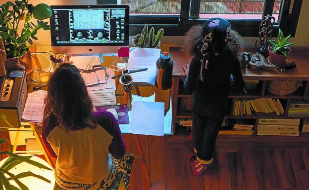 Los sindicatos vascos cierran filas para que el teletrabajo tenga igual trato que el presencial