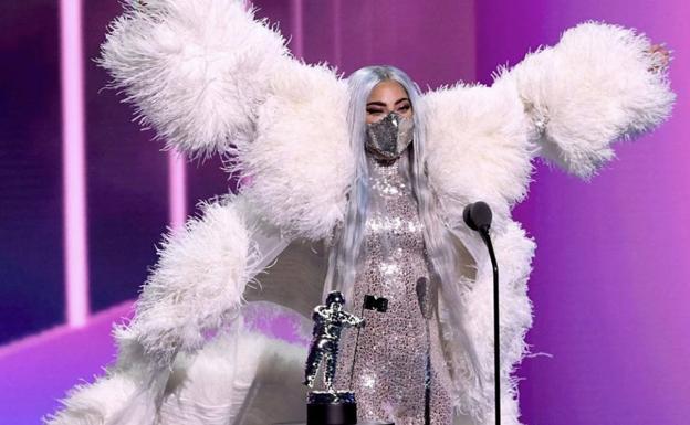 Dos diseñadores españoles triunfan de la mano de Lady Gaga