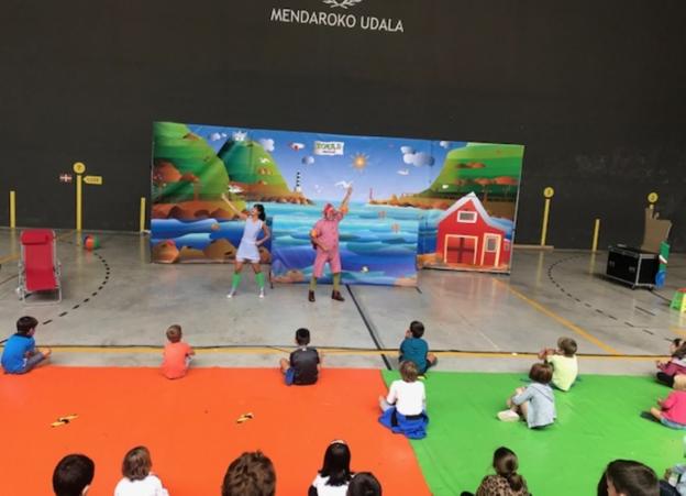 Kale antzerki emanaldi dibertigarria haurrentzat