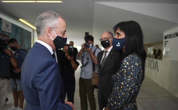 Urkullu pide a los sindicatos que desconvoquen la huelga en Educación porque «solo aporta tensión e inseguridad»