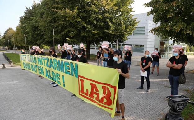 La industria mantiene todavía en ERTE a casi un millar de trabajadores en Gipuzkoa