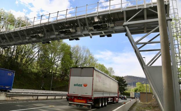 La Diputación dispone de fondos si le obligan a devolver el peaje a camiones