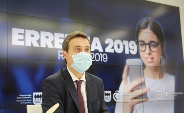 Hacienda mantiene su previsión de recaudar un 20% menos pese al récord en la campaña de Renta