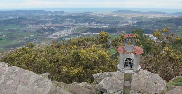 La magia de las piedras que miran al mar