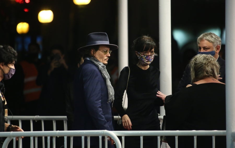 Johnny Depp deslumbra en la alfombra roja del Zinemaldia