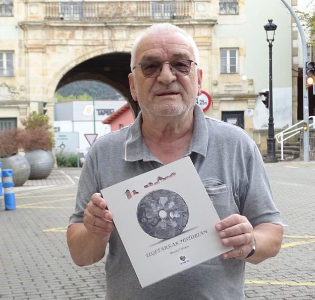 El libro 'Elgetarrak historian' de Manolo Cainzos se presenta hoy en Espaloia