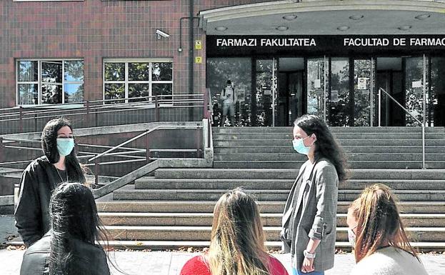 El positivo de un profesor sin mascarilla obliga a aislar una clase de la UPV en Vitoria