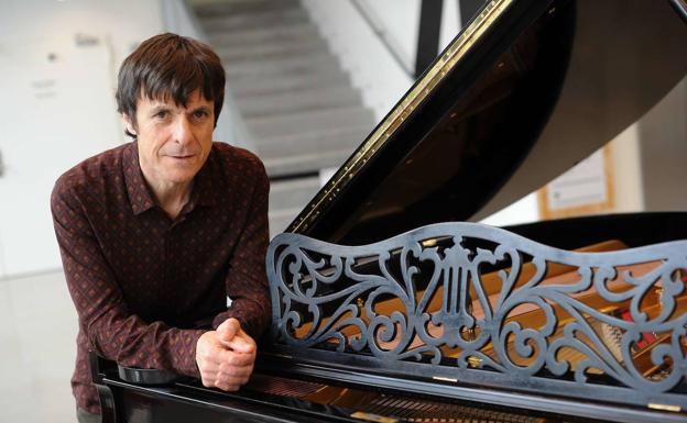 ETB1 emite la grabación del álbum 'Existentzia minorrak' de Joserra Senperena