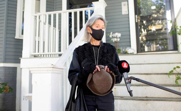 Buscaban a una poeta en la Plaza de Bilbao