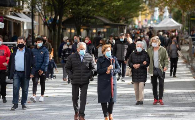 Euskadi liga el incremento de casos de Covid a la relación con Navarra y a los eventos sociales