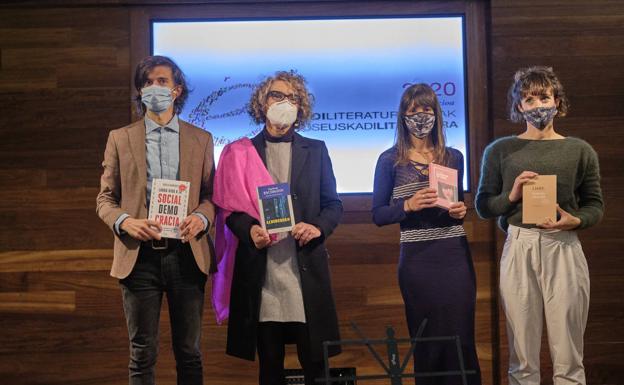 Aixa de la Cruz y Uxue Alberdi rubrican unos Premios Euskadi de denuncia de la desigualdad