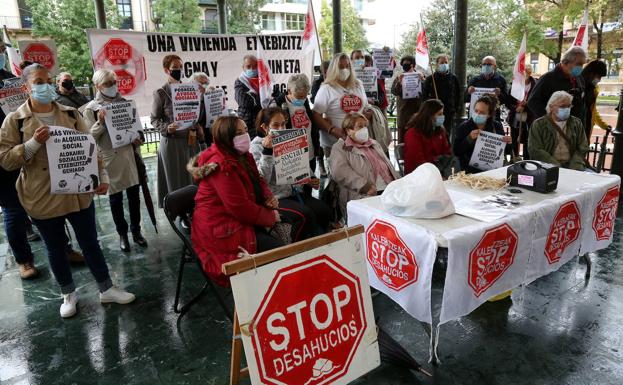 Retiran la demanda de desahucio de una vecina de las VPO de Benta Berri de Donostia tras llegar a un acuerdo