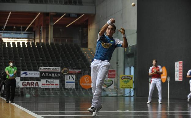 Menos mal que debutaba Larrazabal...