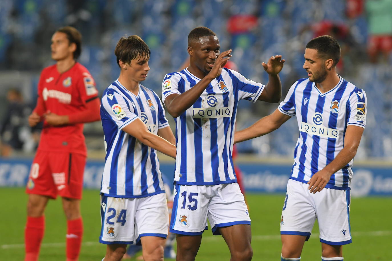 Roberto Olabe muestra su confianza en los defensas de la plantilla de la Real Sociedad