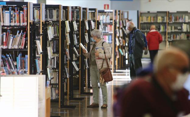 Las bibliotecas pierden visitas pero no lectores